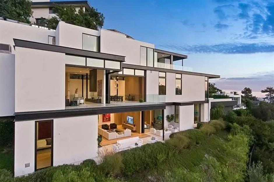 Ariana Grande's Home Tour: Inside Her Luxurious Mansion